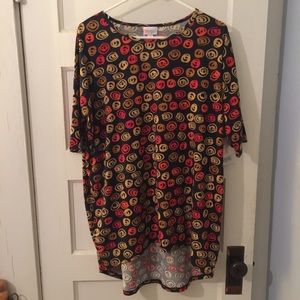 NWT size M LulaRoe Irma Shirt